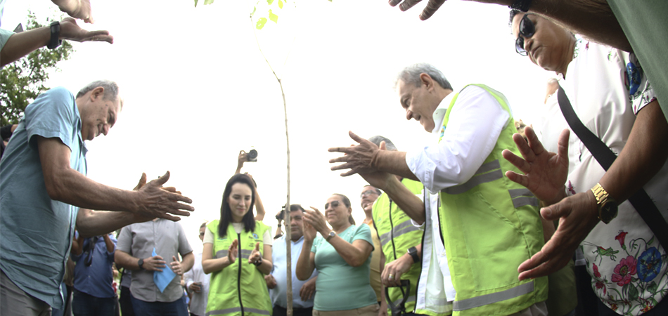 Prefeitura de Fortaleza realiza o maior plantio simultâneo de mudas do Brasil