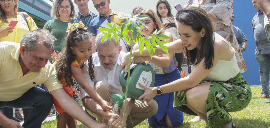 Prefeitura lança projeto Sementinha, com plantio de árvores frutíferas em todas as escolas de Fortaleza